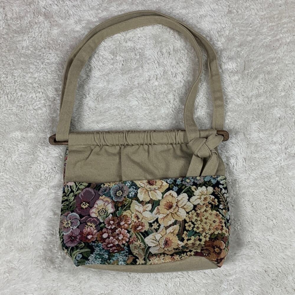 Bag Lady’s Originals wood closure‎ tapestry bag
